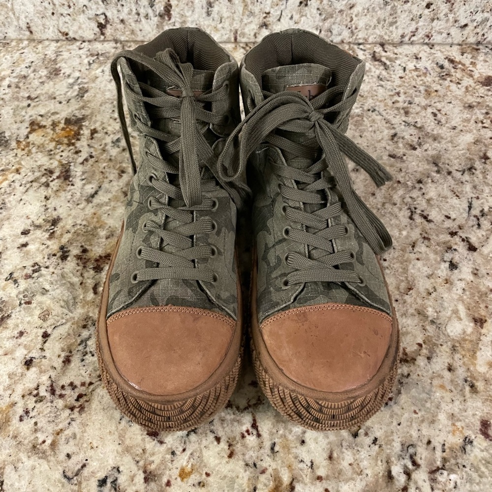 Hybrid Green Label High Top Camo Shoes